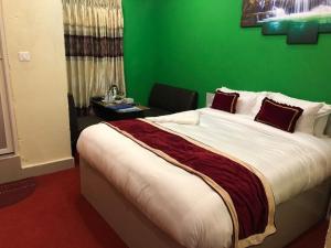 Hotel Apa Ammaa Lodge, Restaurant, and Spa