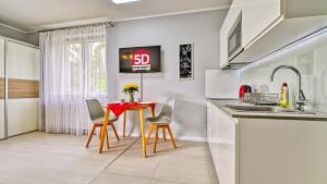 Apartament Esensja z Widokiem na Góry i Przy Dworcu - 5D Apartments