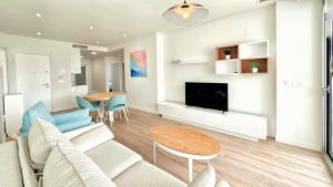 Two bedrooms luxury ground floor apartment in the Sun