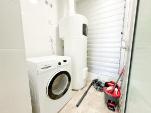 Two bedrooms luxury ground floor apartment in the Sun