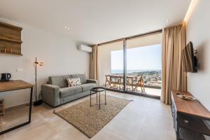 Ionian Sol Apartment Cozy Stay by the Sea by PikHost
