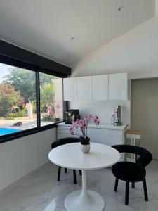 Maisons de vacances Cozy villa with private pool : photos des chambres