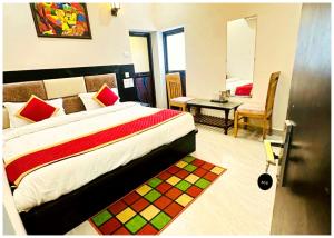 VNS - HOTEL PREAM PREMIUM PS - R - Warm Hospitality & Comfortable Room In Varanasi - Near Kashi Vishwanath Temple - BEST HOTEL IN VARANASI
