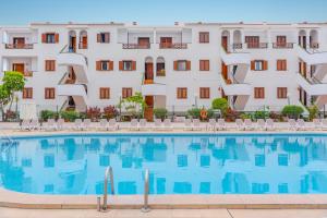 Victoria Court 2 Sunset Pool