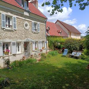 Maisons d'hotes Avenue du Chateau : Chambre Deluxe (2 Adultes + 1 Enfant)
