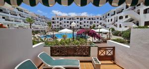 Victoria Court 2 Sunset Pool