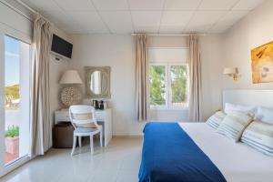 Superior Double Room with Terrace and Sea view  room in La Goleta