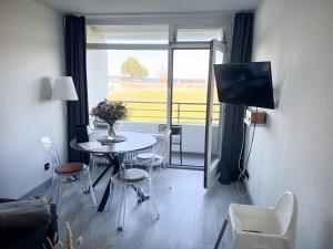 Apartment Eerste Reeg für 2-4 Personen mit Pool