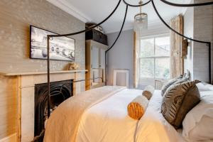 Stylishly Designed Private Home in Central Windsor