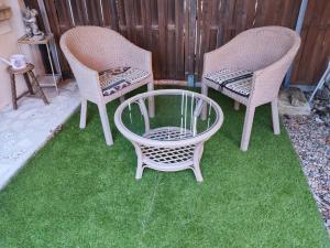 Maisons de vacances Une petite maison dans un quartier calme dans la zone verte proximite tous commerces : photos des chambres