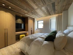 Homency - Chalet White Stone Neige et Soleil