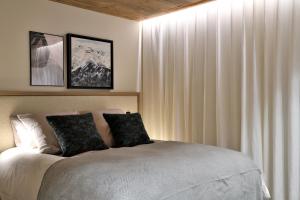 Homency - Chalet White Stone Neige et Soleil