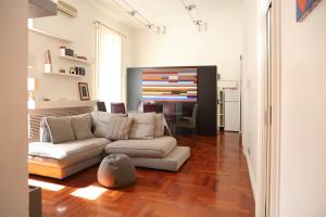 Elegant Apartment at Chiaia by Wonderful Italy