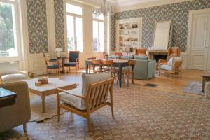 Maisons de vacances Chateau du Bost, 21 personnes, piscine, Beaujolais, Blace proche Lyon : photos des chambres