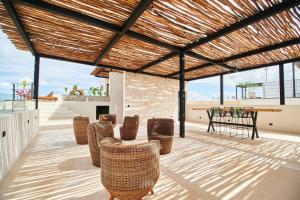 Casa Baay - Private 17 Bedroom House, 34 Pax, Rooftop and Pool + Concierge