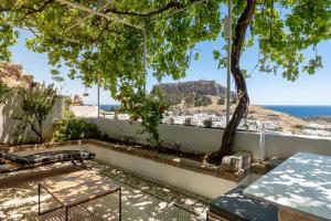 Arte Lindos Suites