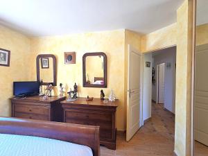 Maisons de vacances Belle villa 6 personnes - Piscine et parking prives - Terrasse - 3 chambres doubles : photos des chambres