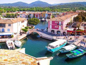 Genuine Port-Grimaud fishermans house with view, 4 bedrooms