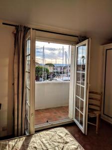 Genuine Port-Grimaud fishermans house with view, 4 bedrooms