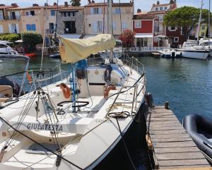Genuine Port-Grimaud fishermans house with view, 4 bedrooms