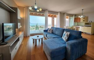 Alba Lake View Apartment Pool