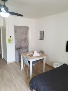 Appartements STUDIO CURISTES LAMALOU LES BAINs : photos des chambres