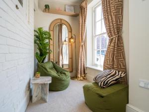 The Loft - a stylish 2-bed in prime central location - Pass the Keys