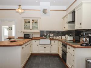 Littleham Court Manor