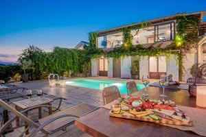 Villa Tramonto with Private Heated Pool, by ZanteWize - 4hvězdičkové hotely ve městě Volimes