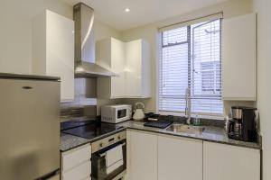 Airy 2-Bed Flat in Notting Hill