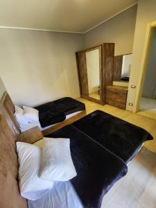 distinguished palm hills duplex