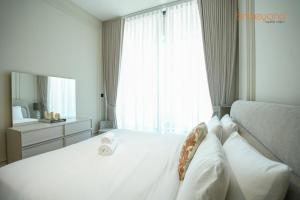 Bnbeyonds Chic Urban Retreat with Upscale 1BR