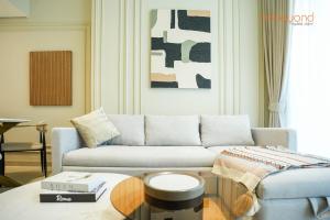 Bnbeyonds Chic Urban Retreat with Upscale 1BR