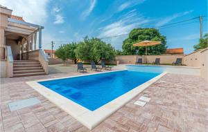 Gorgeous Home In Sikovo With Wifi