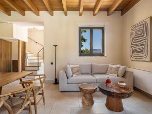 Armenaki Residence