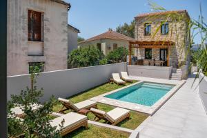 Armenaki Residence