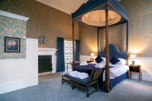 The Hall Estate - Historic Grade I-listed Jacobean Mansion