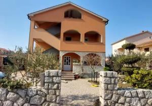 Omišalj Holiday Apartment