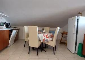 Omišalj Holiday Apartment