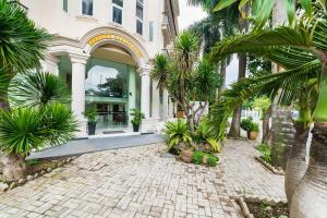 Belvilla Luxury Hotel Near SECC Formerly Sunshine Garden Hotel