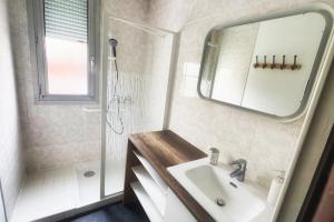 Appartements #HZ Le bel Hugo Spacieux T5 Eybens : photos des chambres