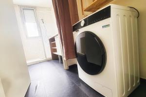 Appartements #HZ Le bel Hugo Spacieux T5 Eybens : photos des chambres