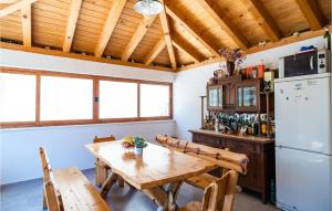 Lovely Apartment In Ponikve