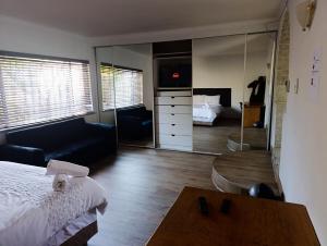 TRIANGLE STARS Guest House