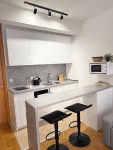 Bright and Modern Studio with Balcony