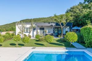 Villa Nature Embrace