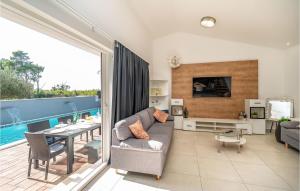 Nice Home In Privlaka With Wifi 