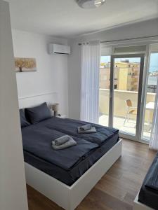 Luxury apartment on the 10th floor with two balconies