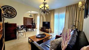 Sunny duplex with sea view of the scenic gorge