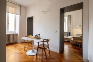 "Mirabello Apartment" 2 BDR AC, 2 BTH, 2nd floor, Exclusive Garage 600mt outside of LTZ, luggage-only elevator,Pedestrian Centre, city life
